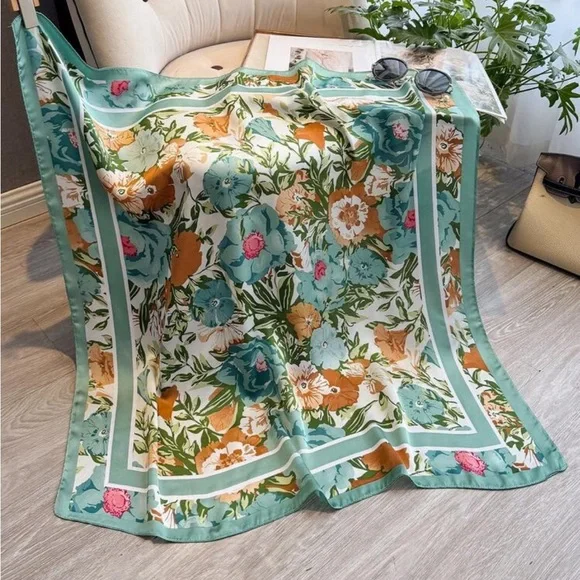 Floral green Accent Scarf N1448 - Picture 3 of 4